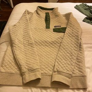 Patagonia quarter zip in cream